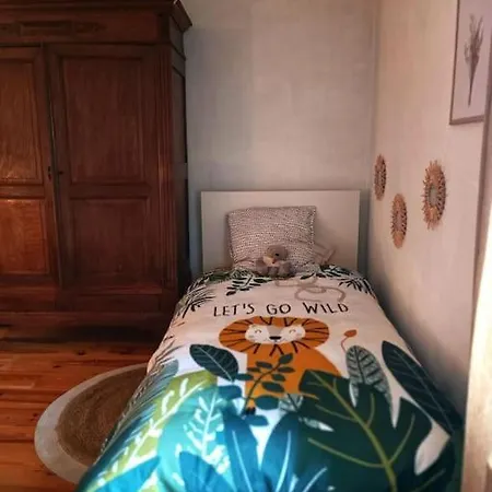 Le Bain Des Hirondelles