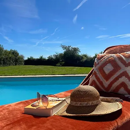 Holiday home Le Bain Des Hirondelles *